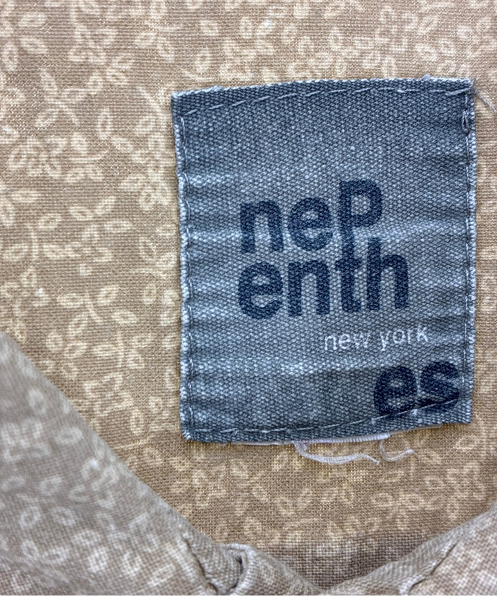 NEPENTHES เสื้อลำลอง
