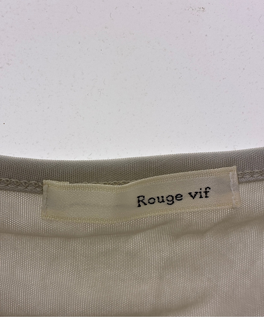 Rouge vif เสื้อสายเดี่ยว