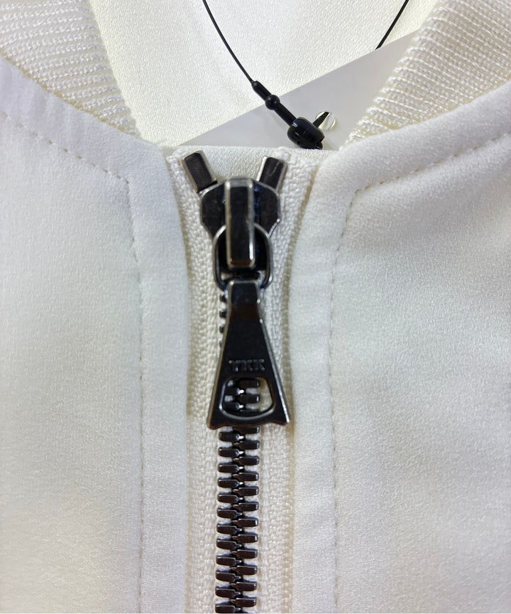 Theory แจ็คเก็ตเบลาส์