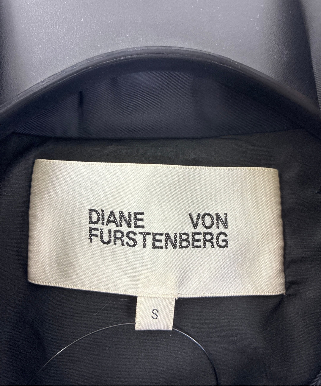 DIANE von FURSTENBERG แจ็คเก็ตดาวน์/เสื้อกั๊ก