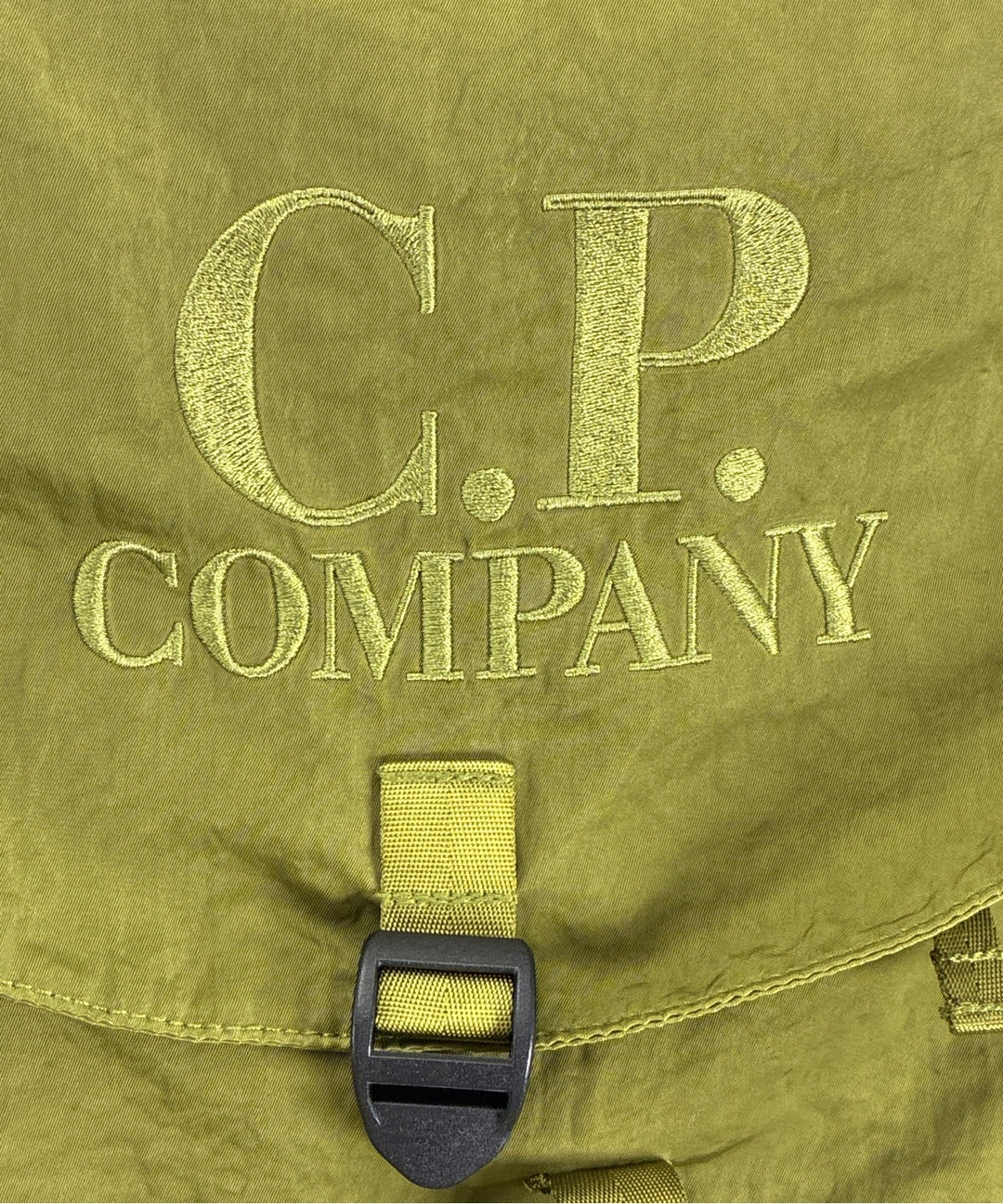 C.P COMPANY เป้สะพายหลัง