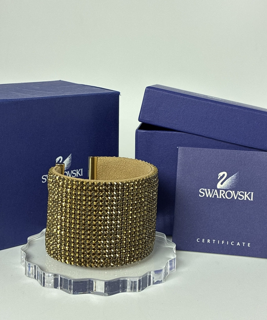 SWAROVSKI สร้อยข้อมือ/กำไล
