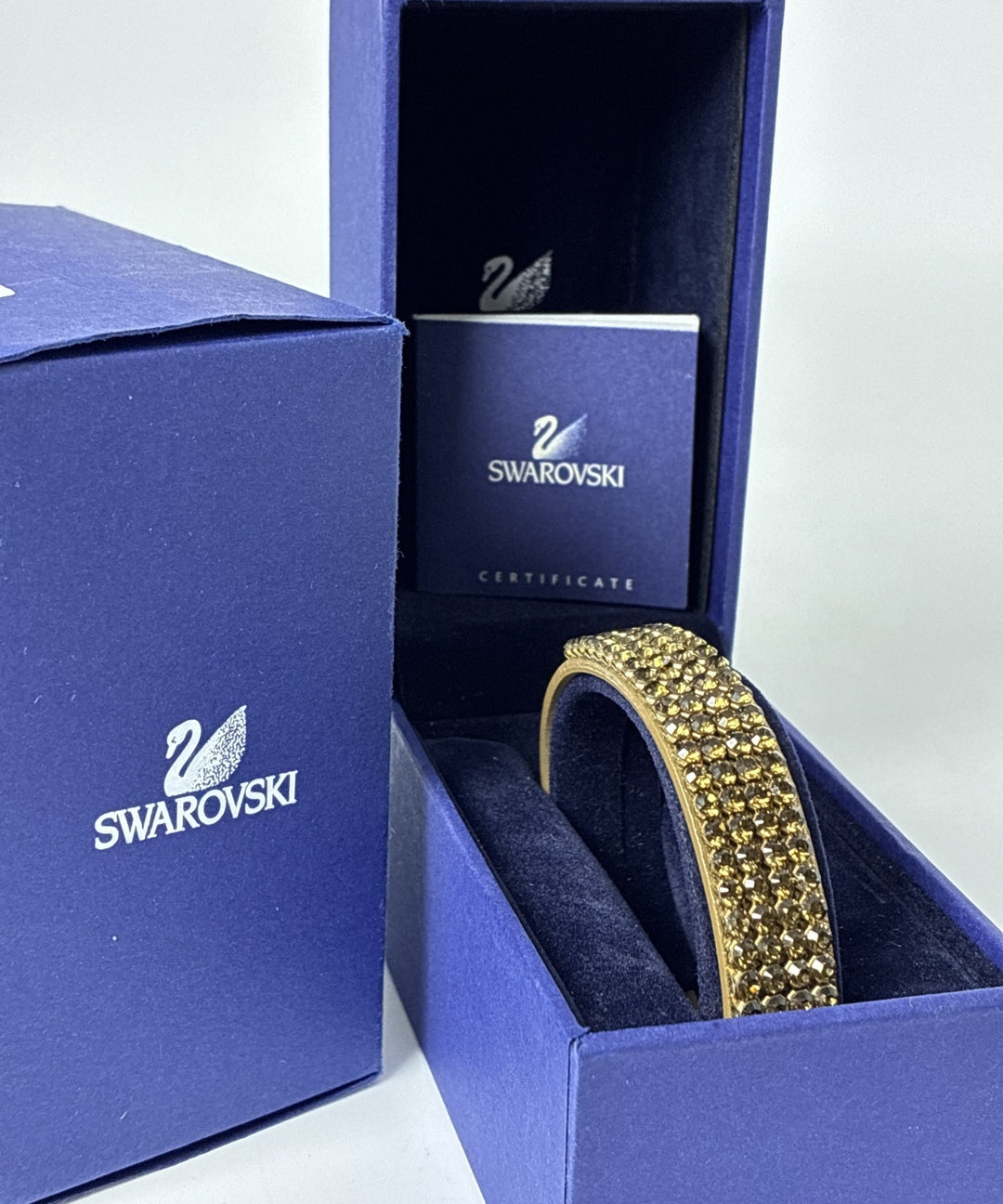 SWAROVSKI สร้อยข้อมือ/กำไล