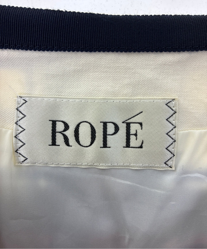 ROPE กระโปรงยาวถึงเข่า