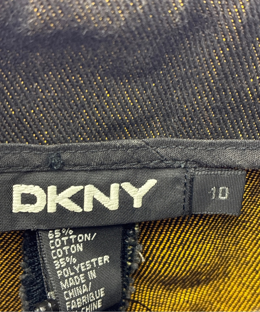 DKNY ยีนส์