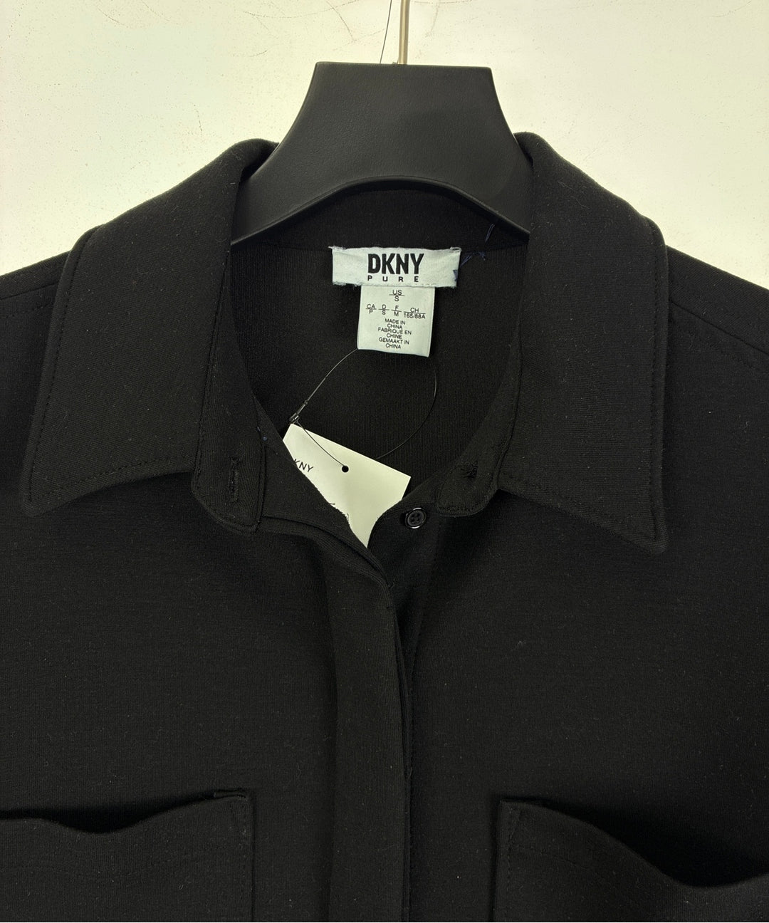 DKNY เสื้อลำลอง