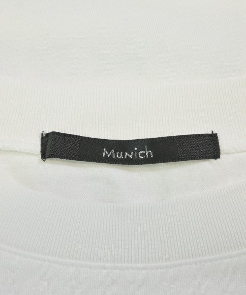 MUNICH เสื้อยืด/เสื้อท็อปส์