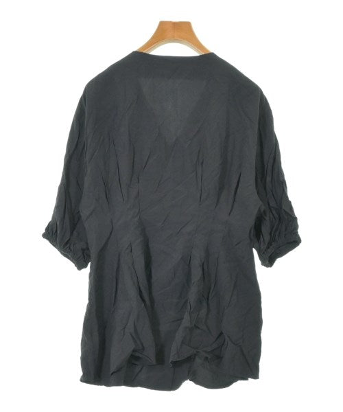 apart by lowrys เสื้อลำลอง
