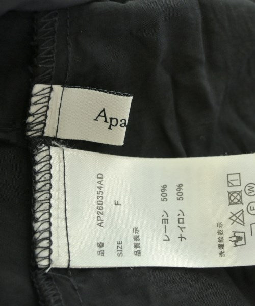 apart by lowrys เสื้อลำลอง