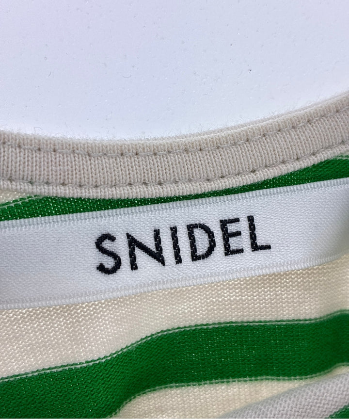 SNIDEL เสื้อยืด/เสื้อท็อปส์