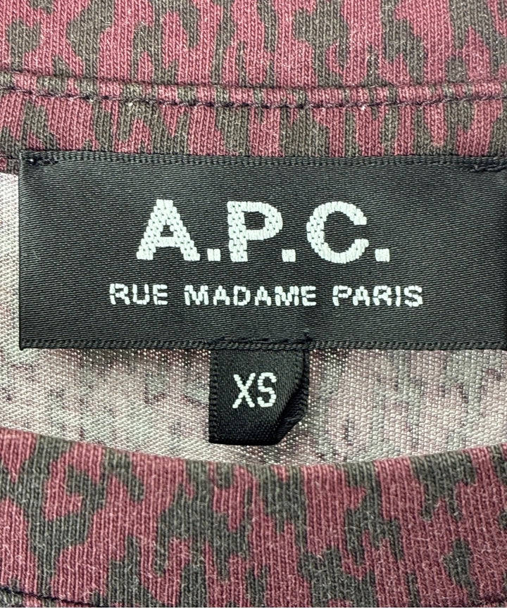 A.P.C. เสื้อยืด/เสื้อท็อปส์