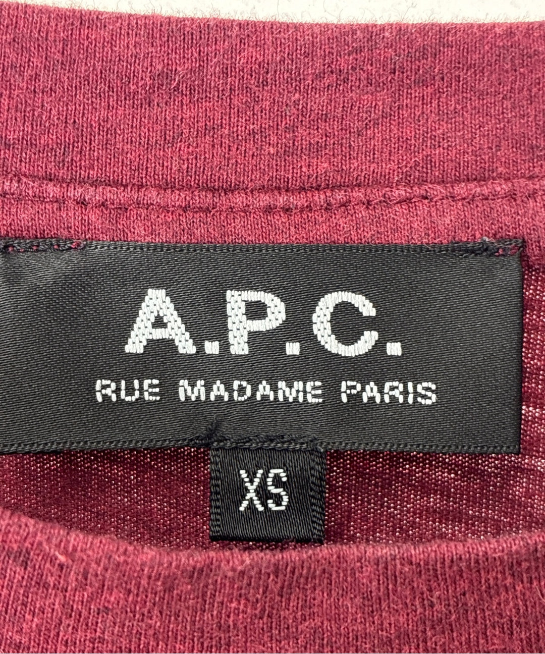 A.P.C. เสื้อยืด/เสื้อท็อปส์