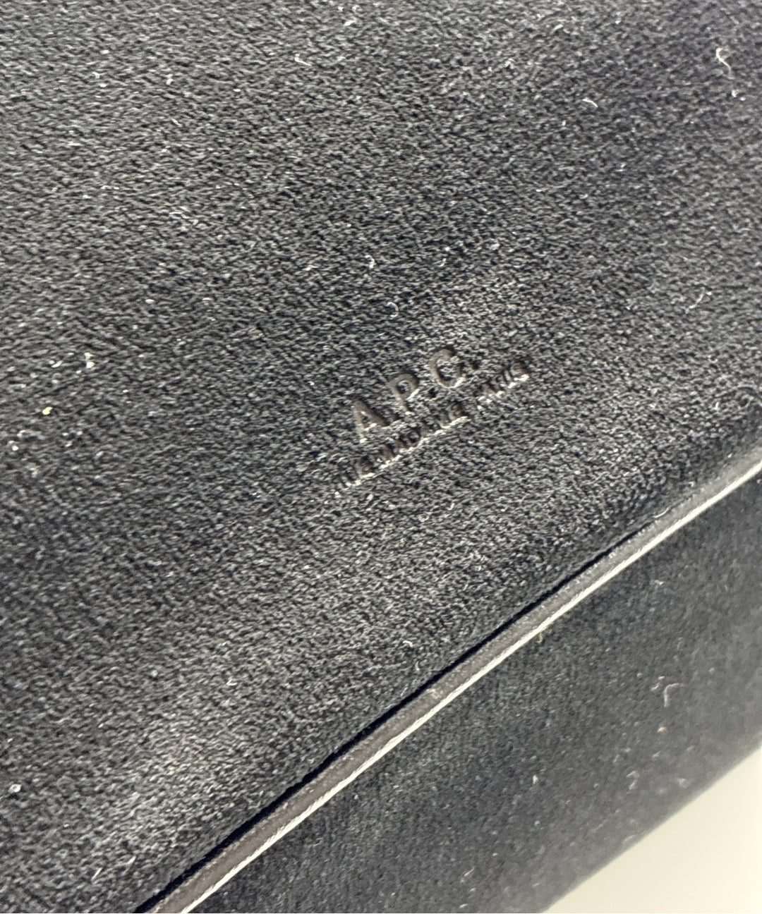 A.P.C. กระเป๋าถือขนาดใหญ่