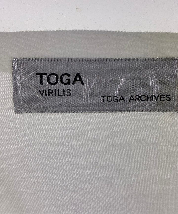 TOGA เสื้อยืด/เสื้อท็อปส์