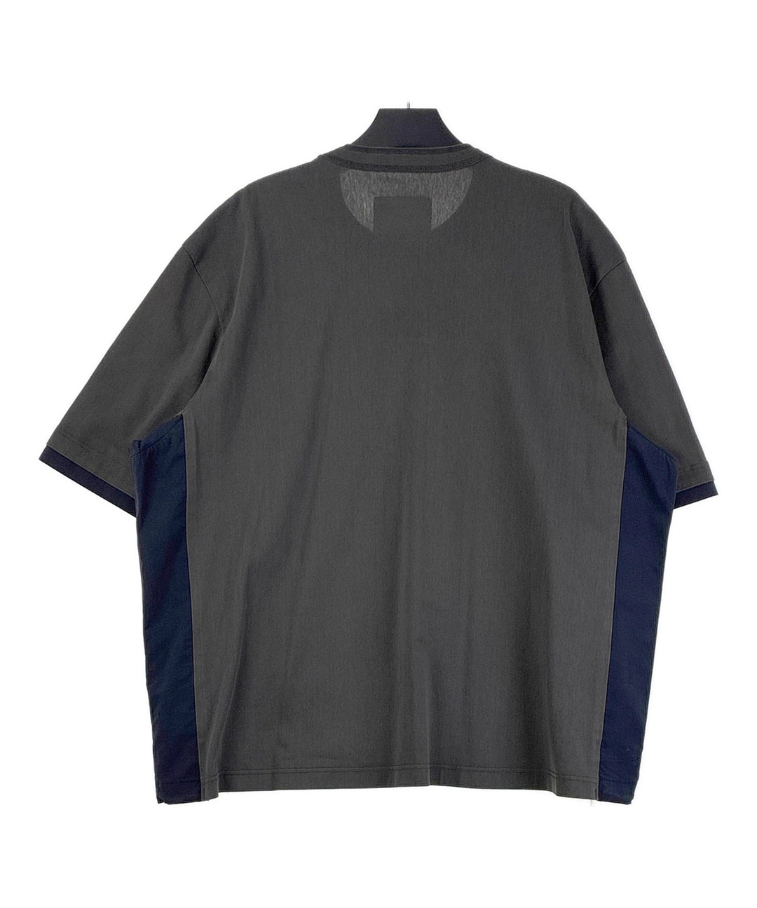 sacai เสื้อยืด/เสื้อท็อปส์