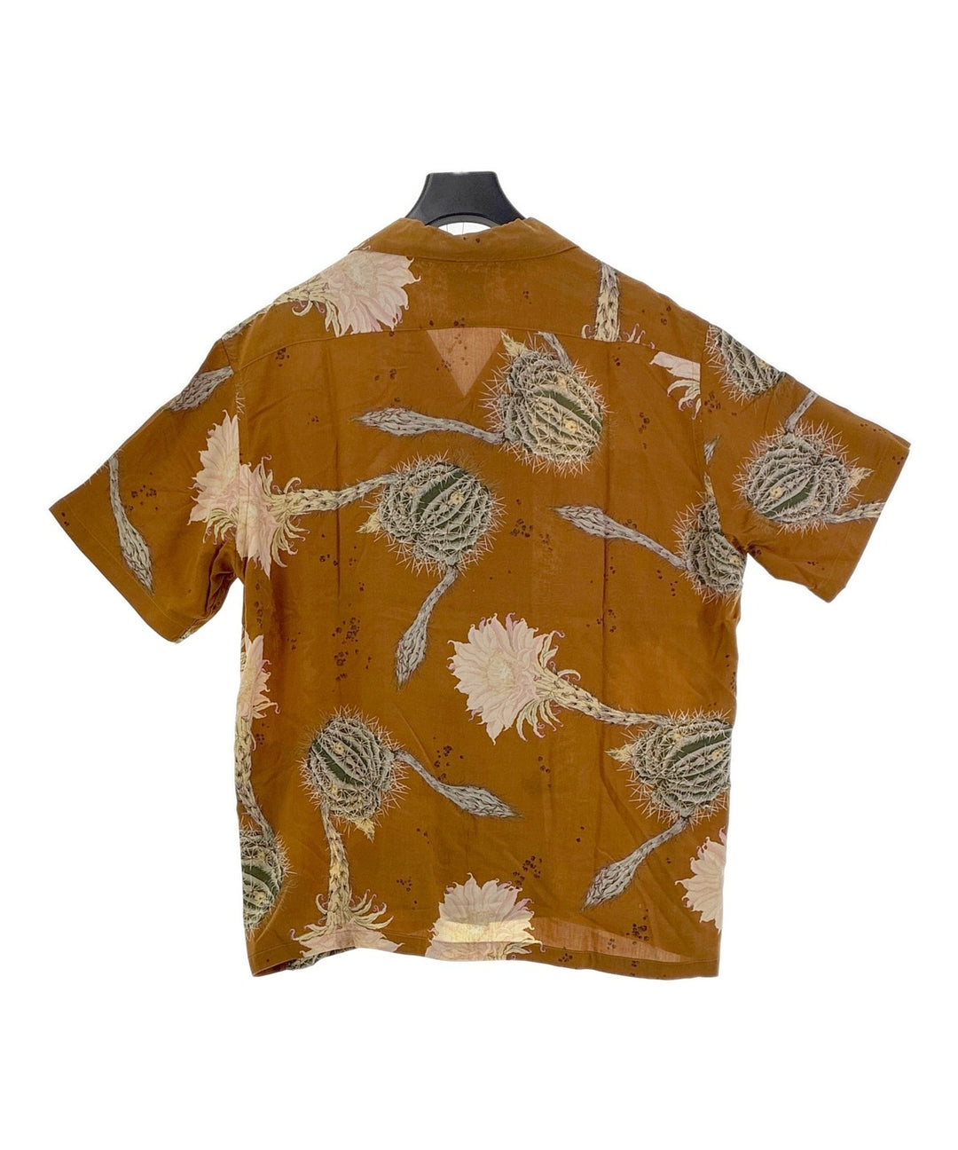 Karl Helmut เสื้อลำลอง