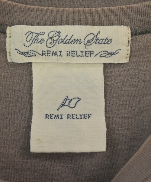 REMI RELIEF เสื้อยืด/เสื้อท็อปส์