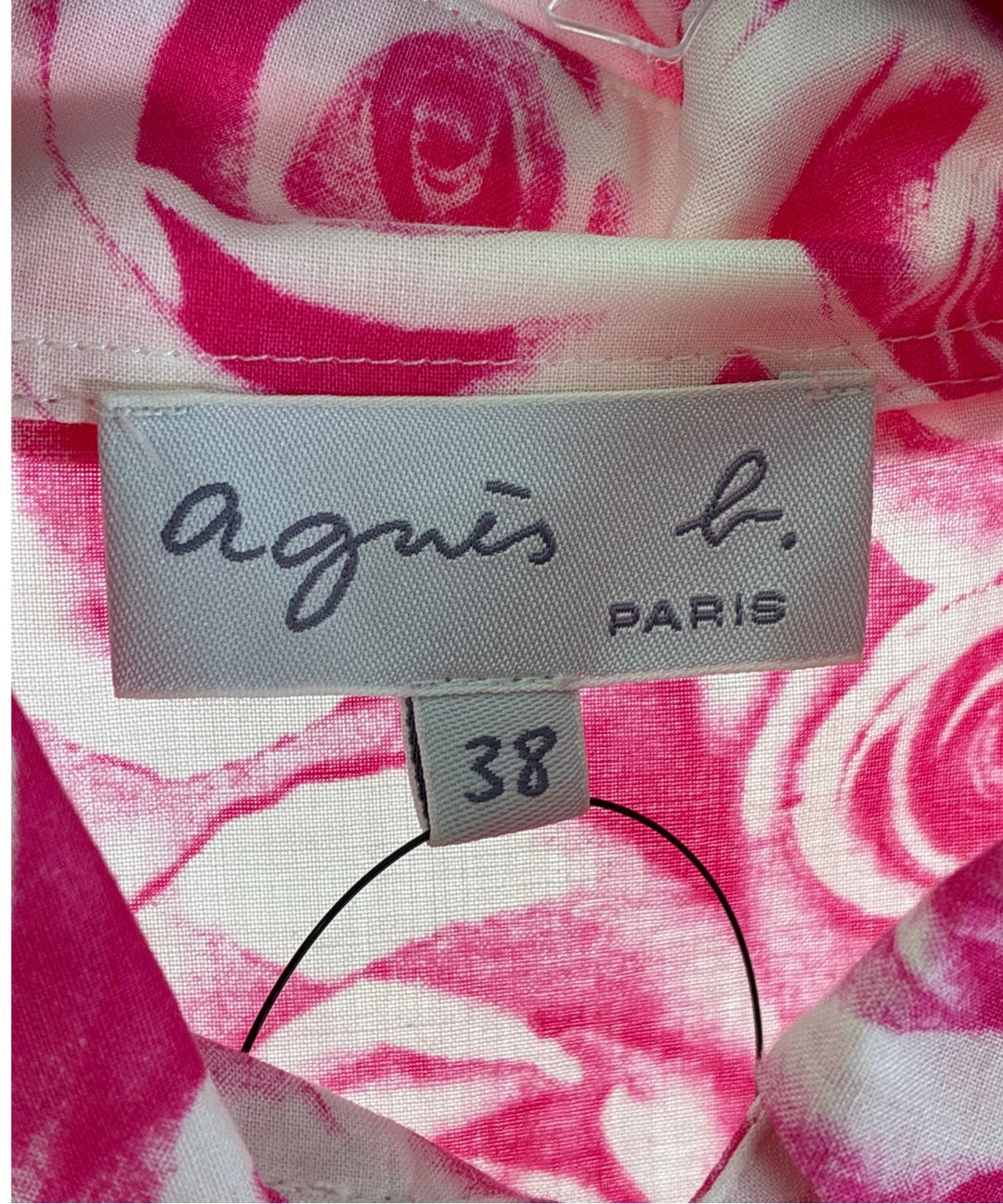 Agnes b. เสื้อลำลอง
