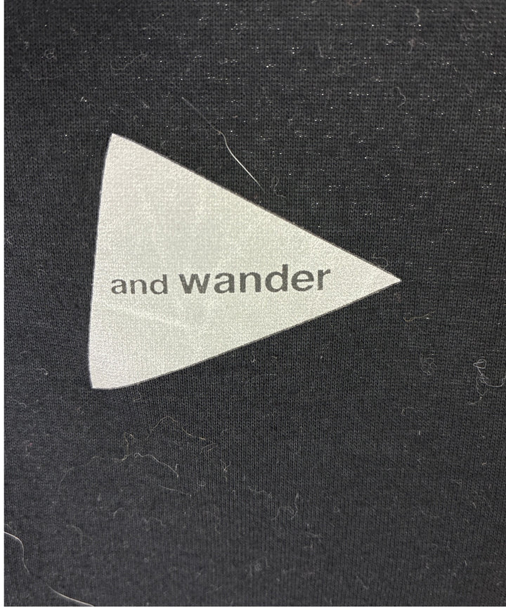 and wander เสื้อยืด/เสื้อท็อปส์