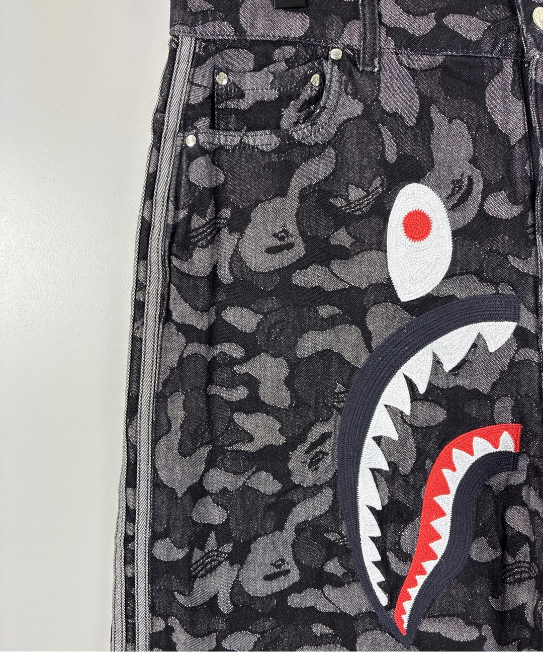 A BATHING APE กางเกงขาสั้น