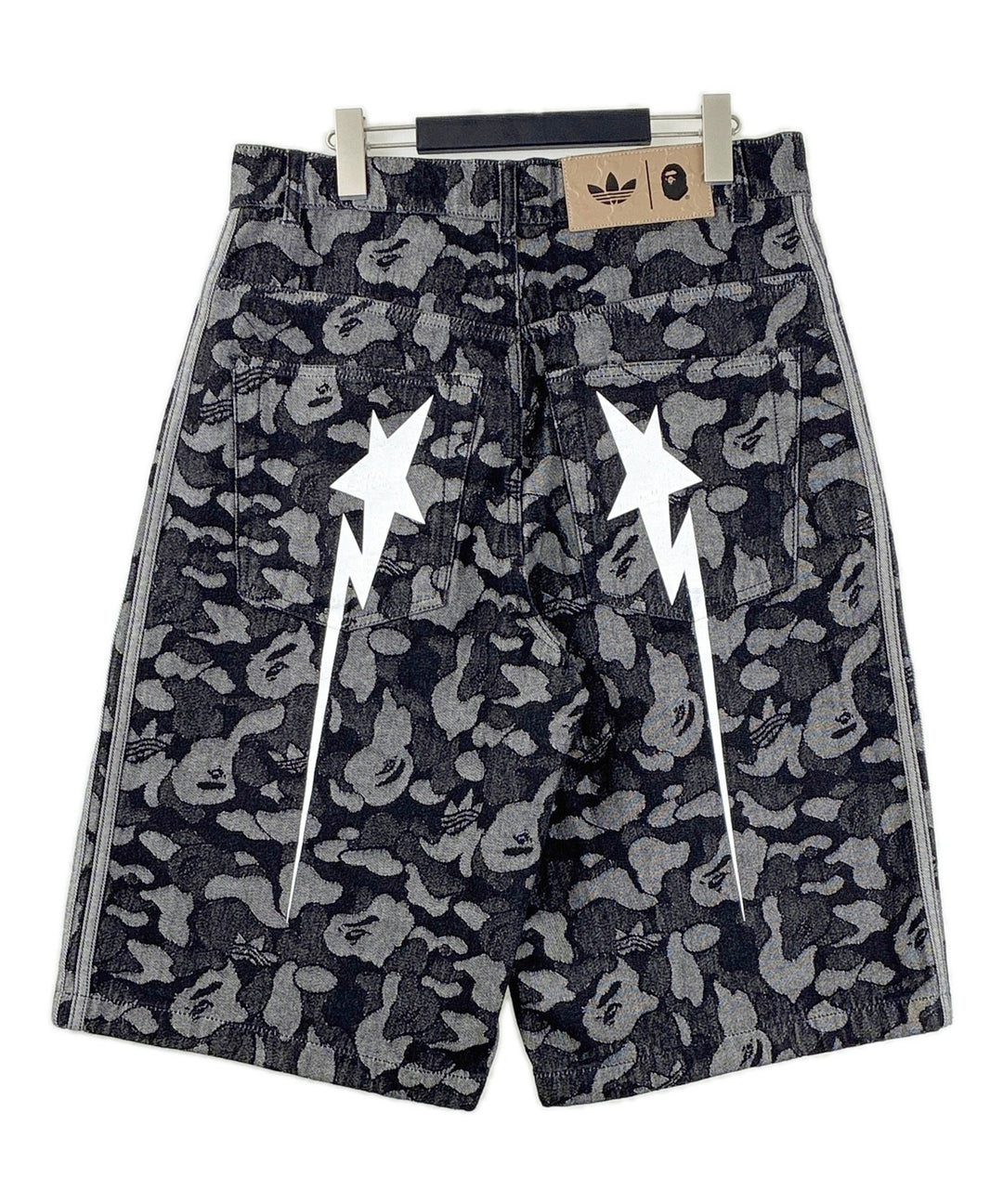 A BATHING APE กางเกงขาสั้น