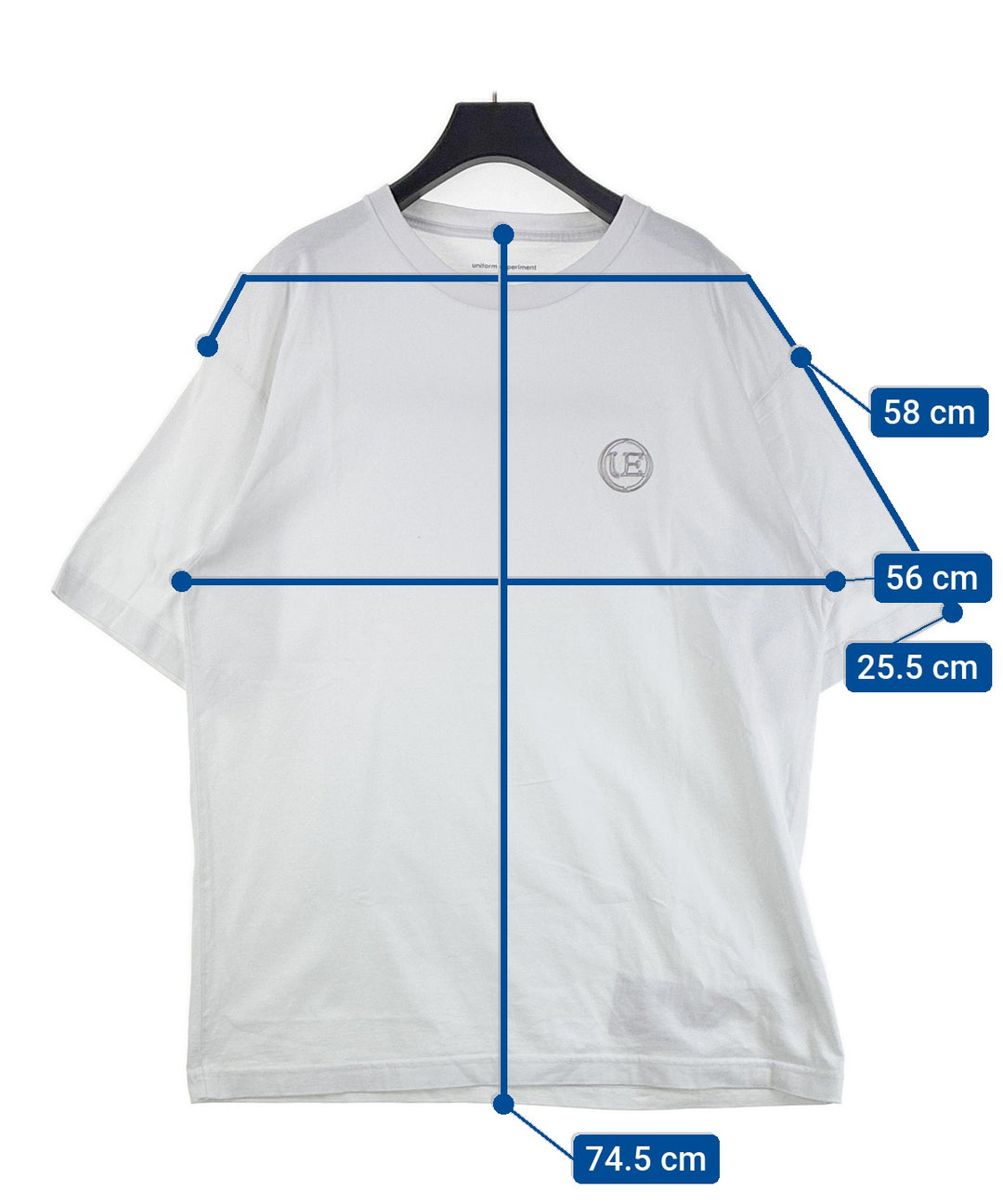 uniform experiment เสื้อยืด/เสื้อท็อปส์