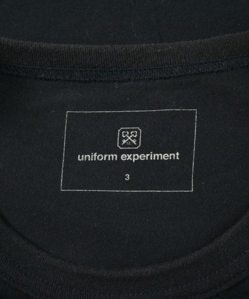 uniform experiment เสื้อยืด/เสื้อท็อปส์