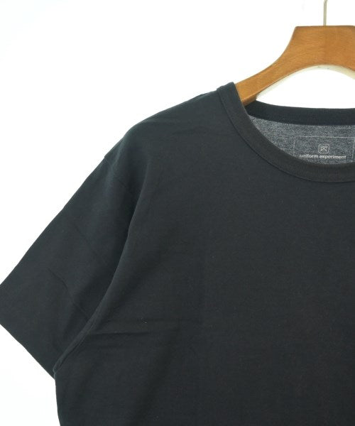 uniform experiment เสื้อยืด/เสื้อท็อปส์