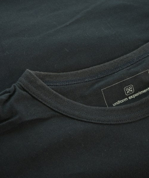 uniform experiment เสื้อยืด/เสื้อท็อปส์