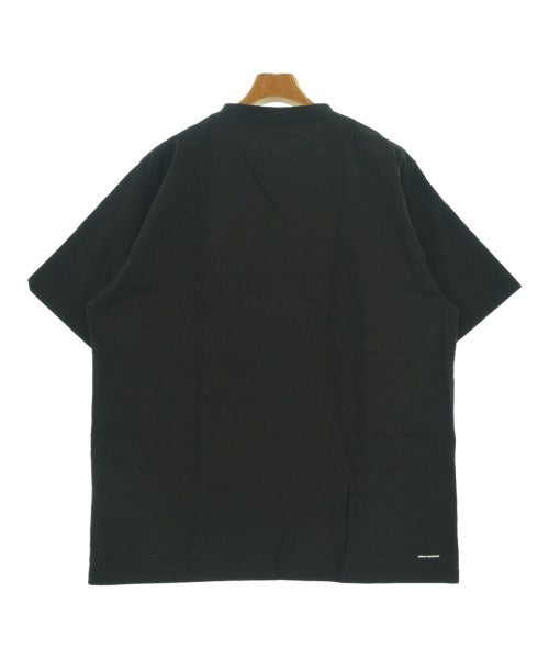 uniform experiment เสื้อยืด/เสื้อท็อปส์