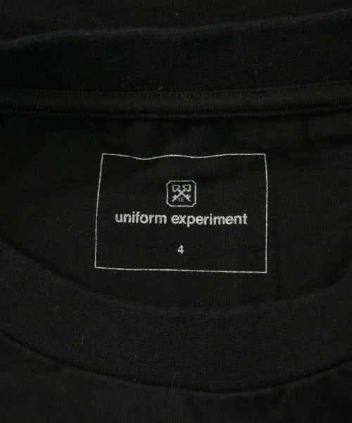 uniform experiment เสื้อยืด/เสื้อท็อปส์