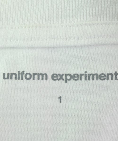 uniform experiment เสื้อยืด/เสื้อท็อปส์