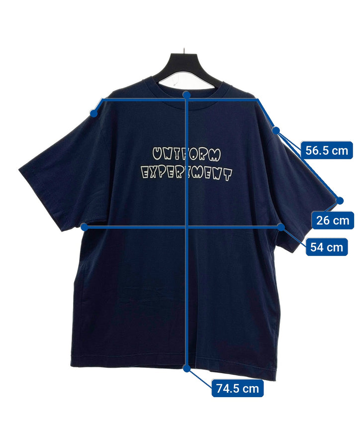 uniform experiment เสื้อยืด/เสื้อท็อปส์