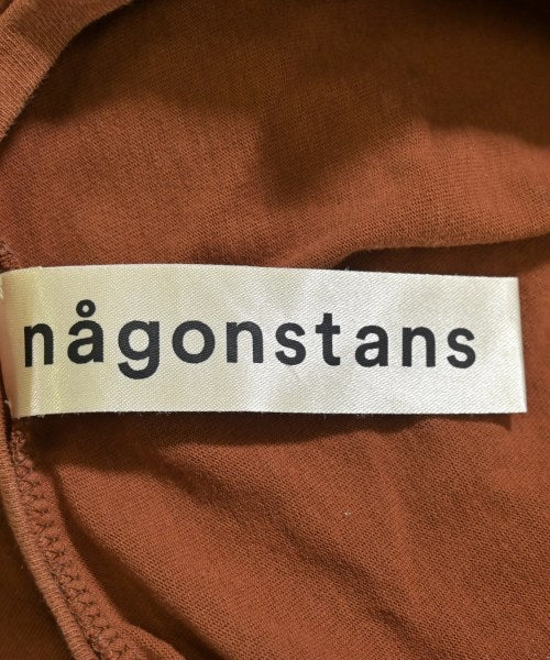 nagonstans เสื้อยืด/เสื้อท็อปส์