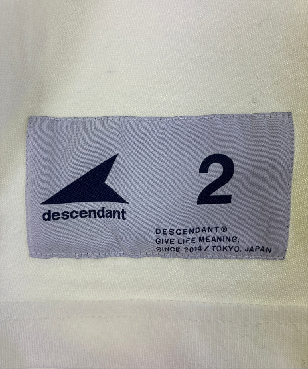 DESCENDANT เสื้อยืด/เสื้อท็อปส์