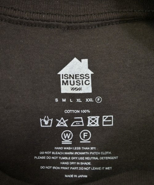 is-ness เสื้อยืด/เสื้อท็อปส์