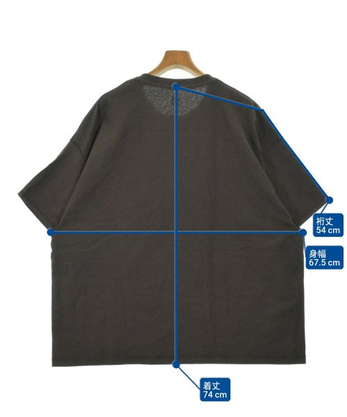 is-ness เสื้อยืด/เสื้อท็อปส์