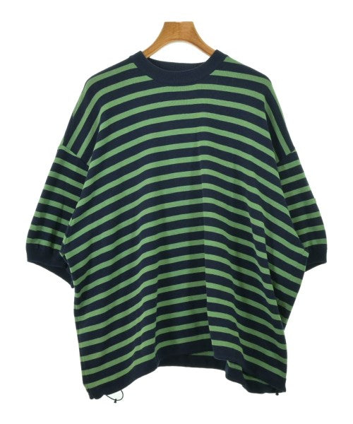 is-ness เสื้อยืด/เสื้อท็อปส์