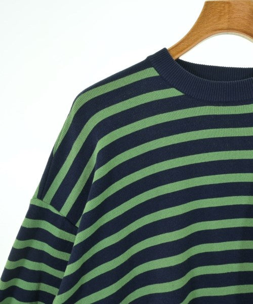 is-ness เสื้อยืด/เสื้อท็อปส์