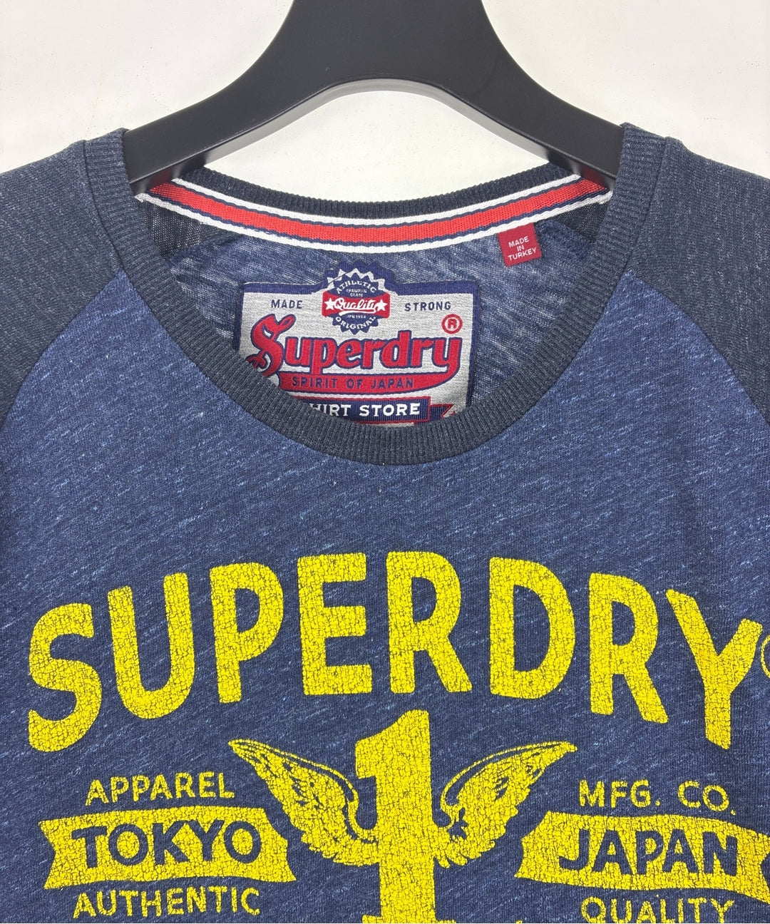 Superdry เสื้อยืด/เสื้อท็อปส์