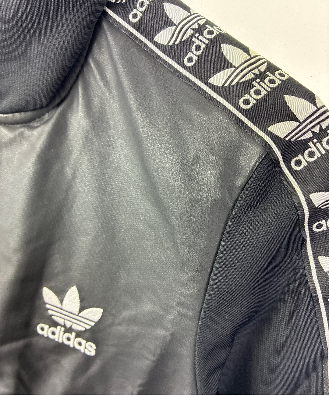adidas แจ็คเก็ตเบลาส์ อื่น