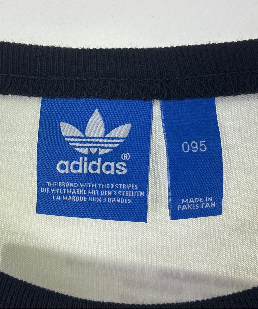 adidas เสื้อยืด/เสื้อท็อปส์