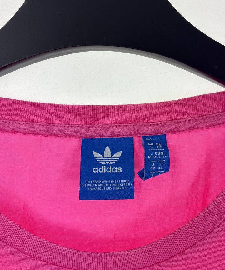 adidas เสื้อยืด/เสื้อท็อปส์