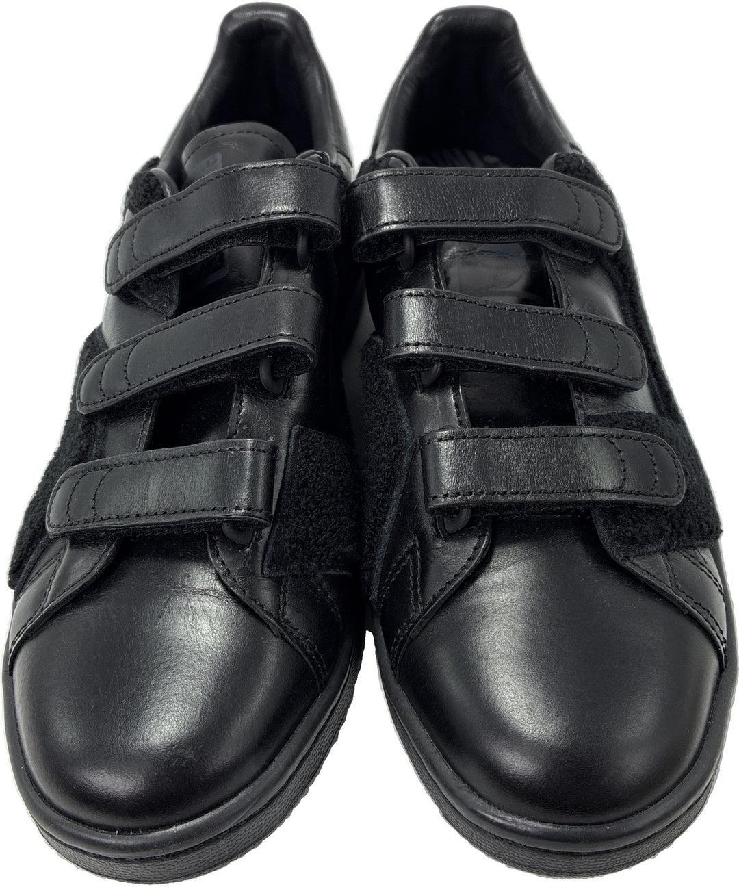adidas รองเท้าผ้าใบ