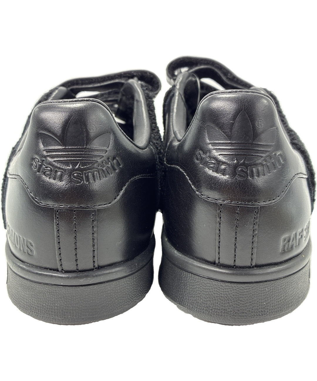 adidas รองเท้าผ้าใบ