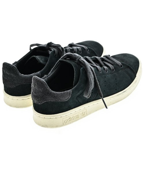 adidas รองเท้าผ้าใบ