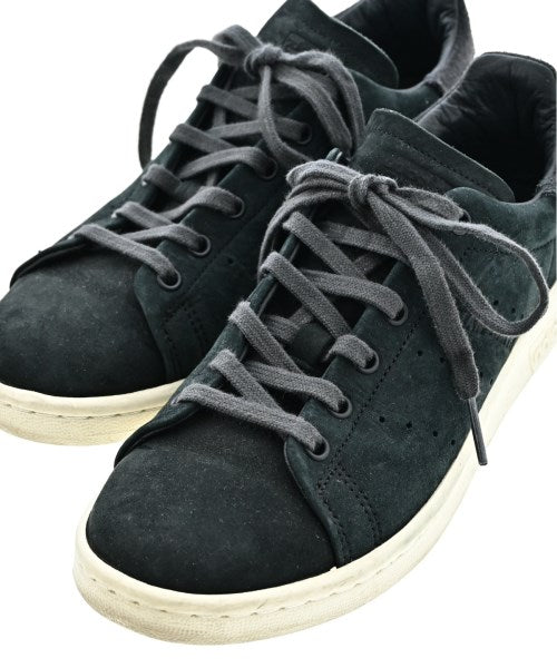 adidas รองเท้าผ้าใบ