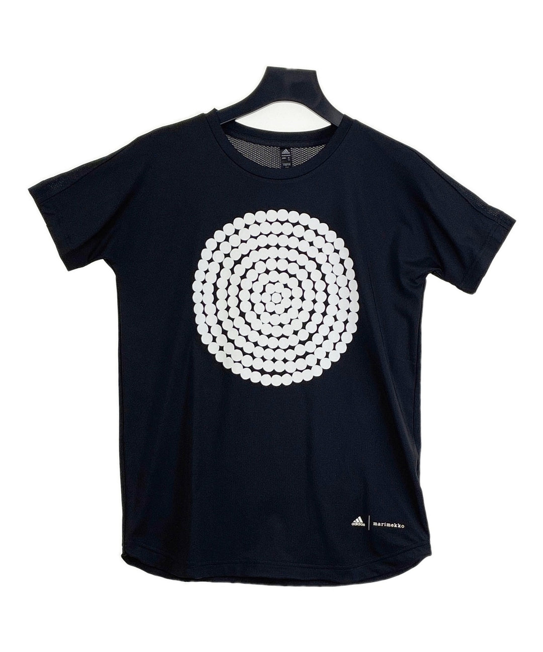 adidas เสื้อยืด/เสื้อท็อปส์