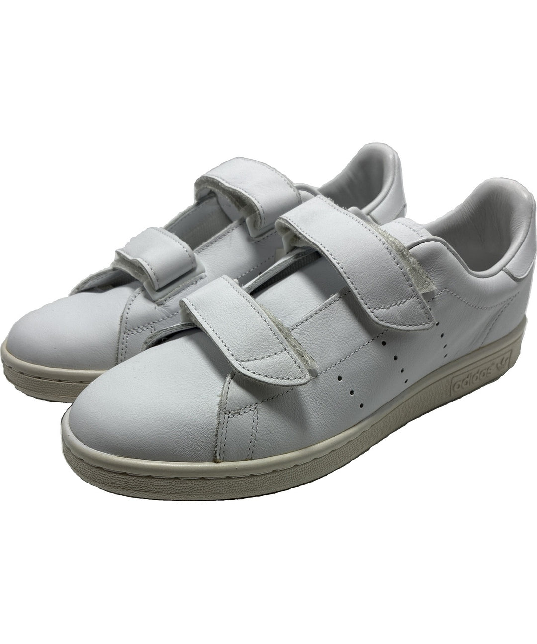 adidas รองเท้าผ้าใบ