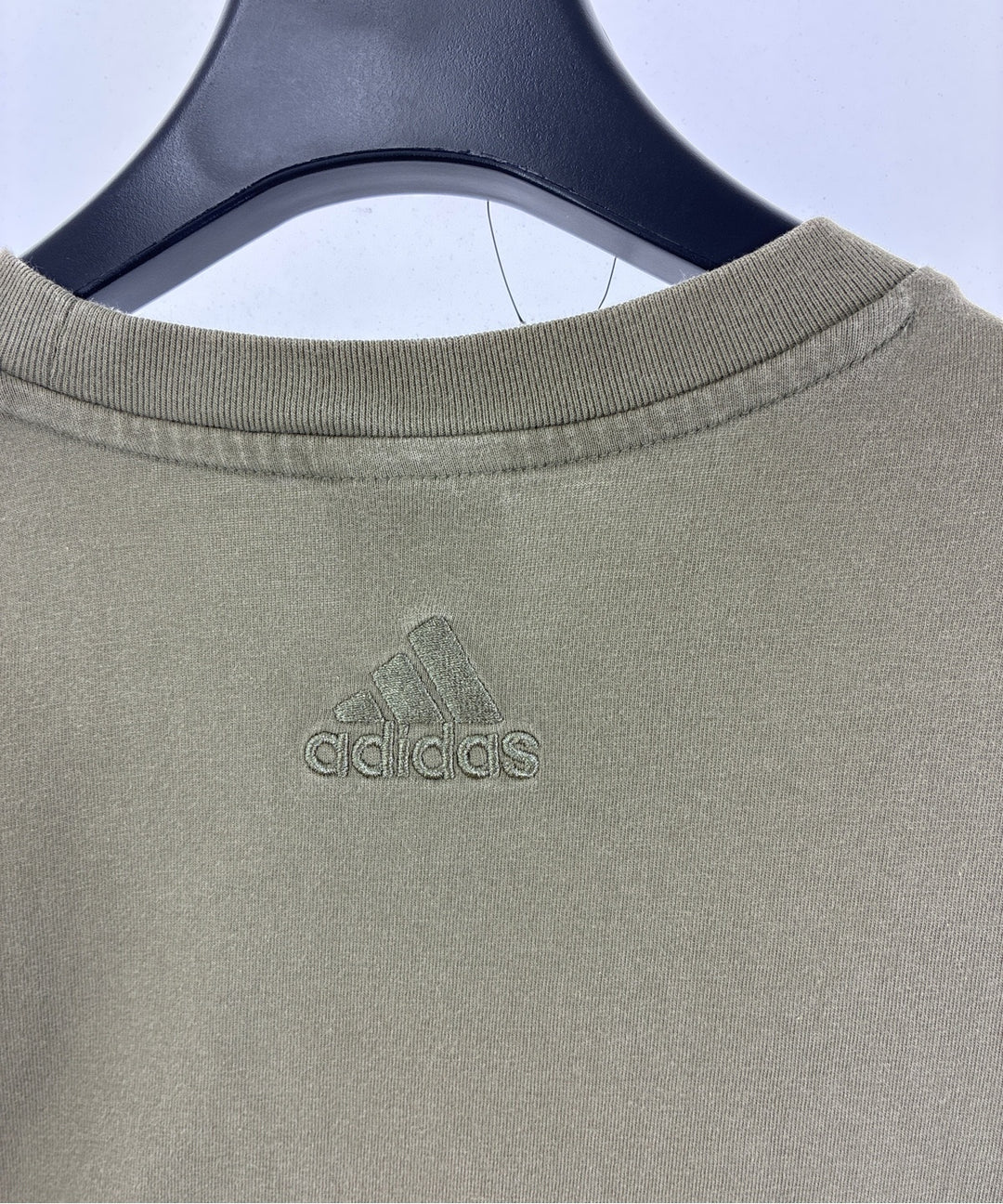 adidas เสื้อยืด/เสื้อท็อปส์